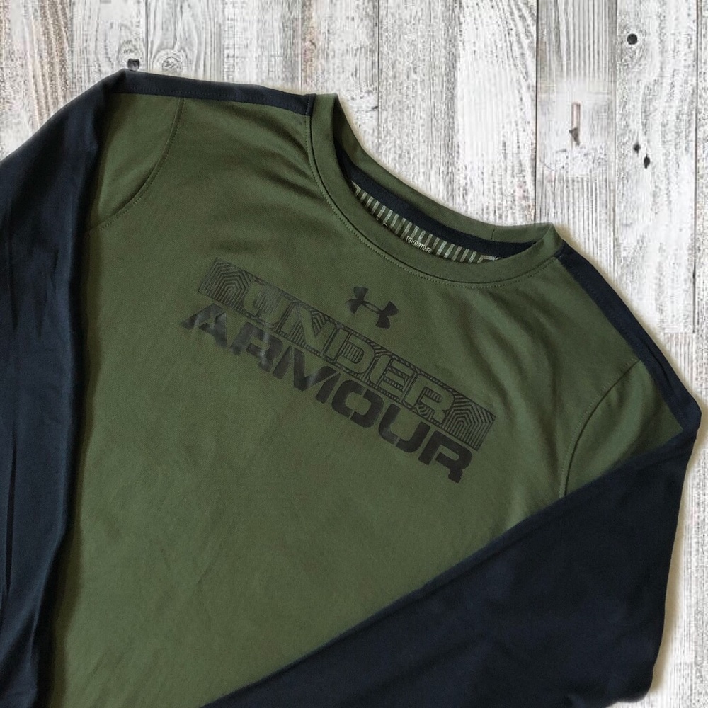 BOYS UNDER ARMOUR LONG SLEEVE T-SHIRT